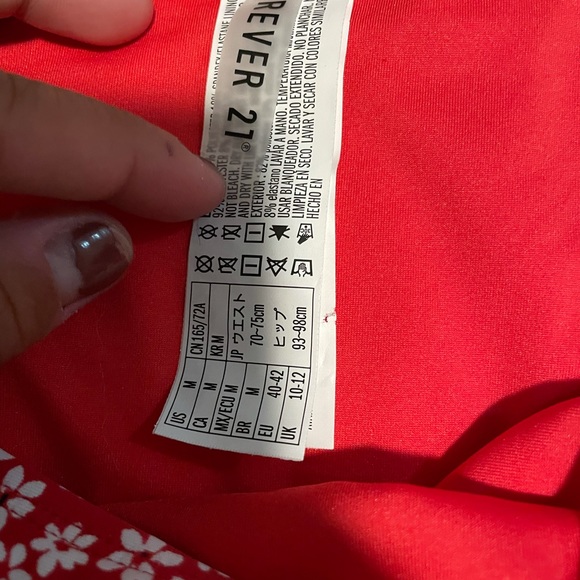 Swimsuit bottoms size medium - Picture 2 of 2